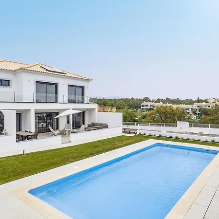 Elegant Luxury By Ideal Homes 4* Almancil